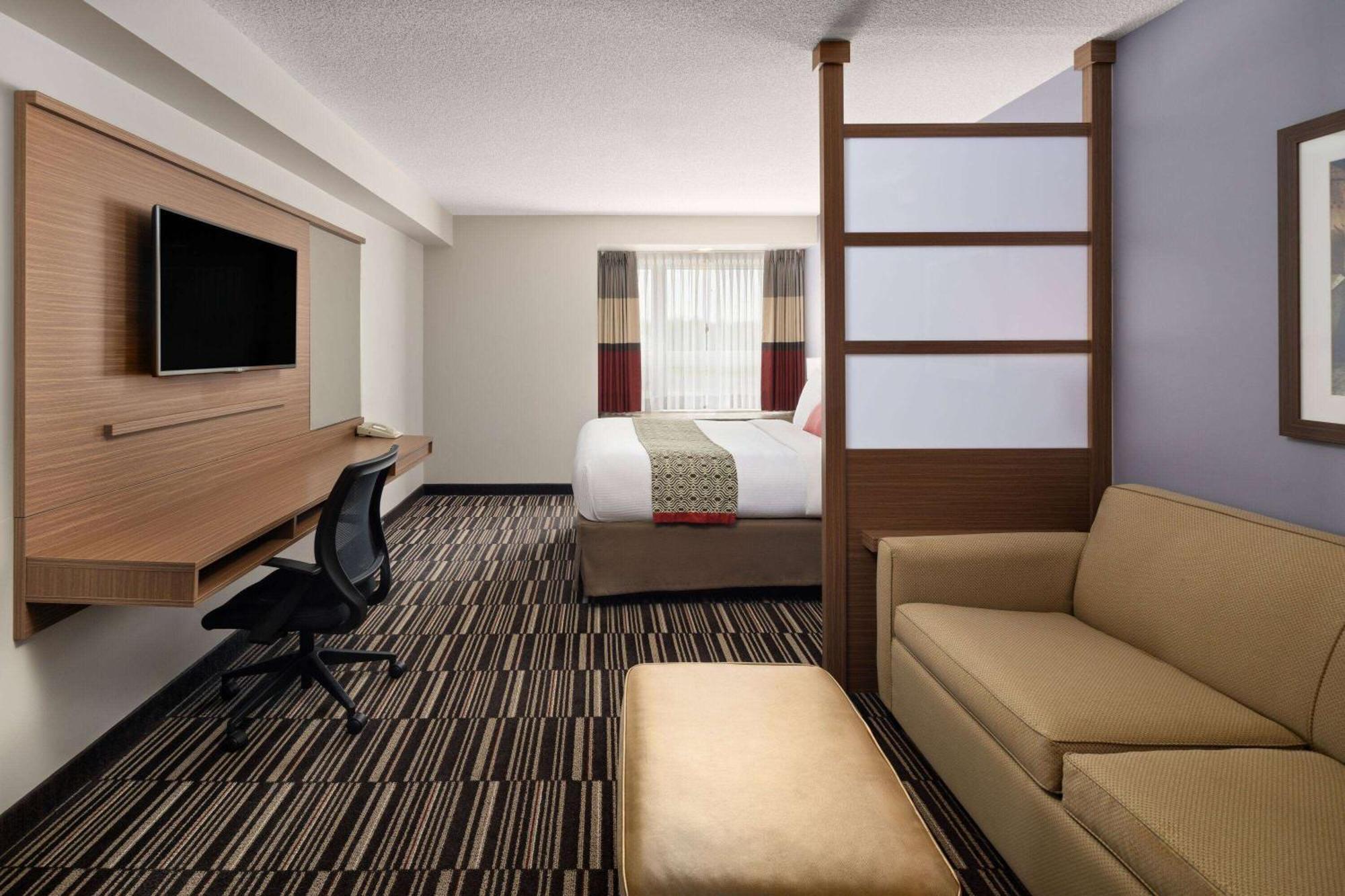Microtel Inn & Suites By Wyndham Kirkland Lake מראה חיצוני תמונה