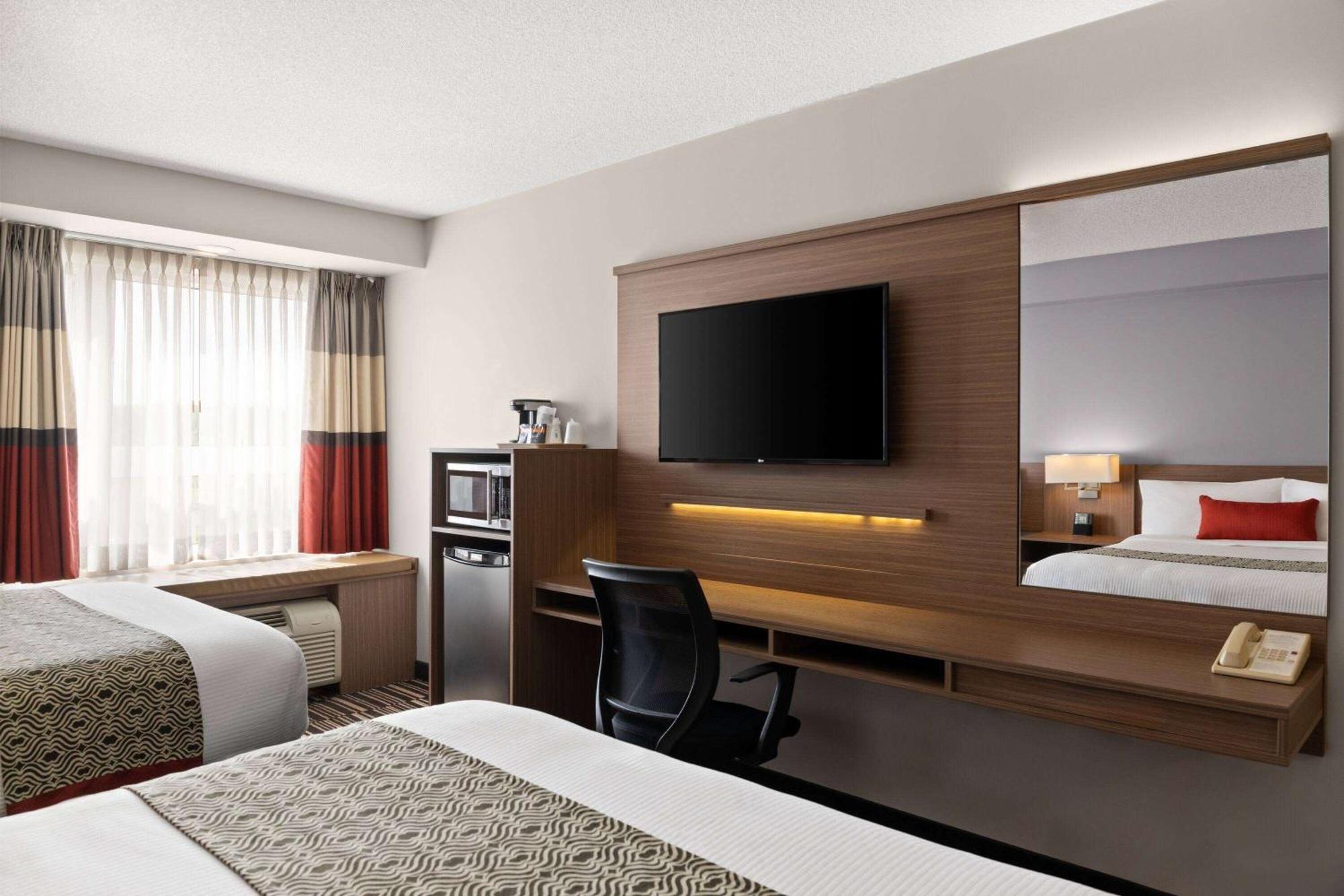 Microtel Inn & Suites By Wyndham Kirkland Lake מראה חיצוני תמונה