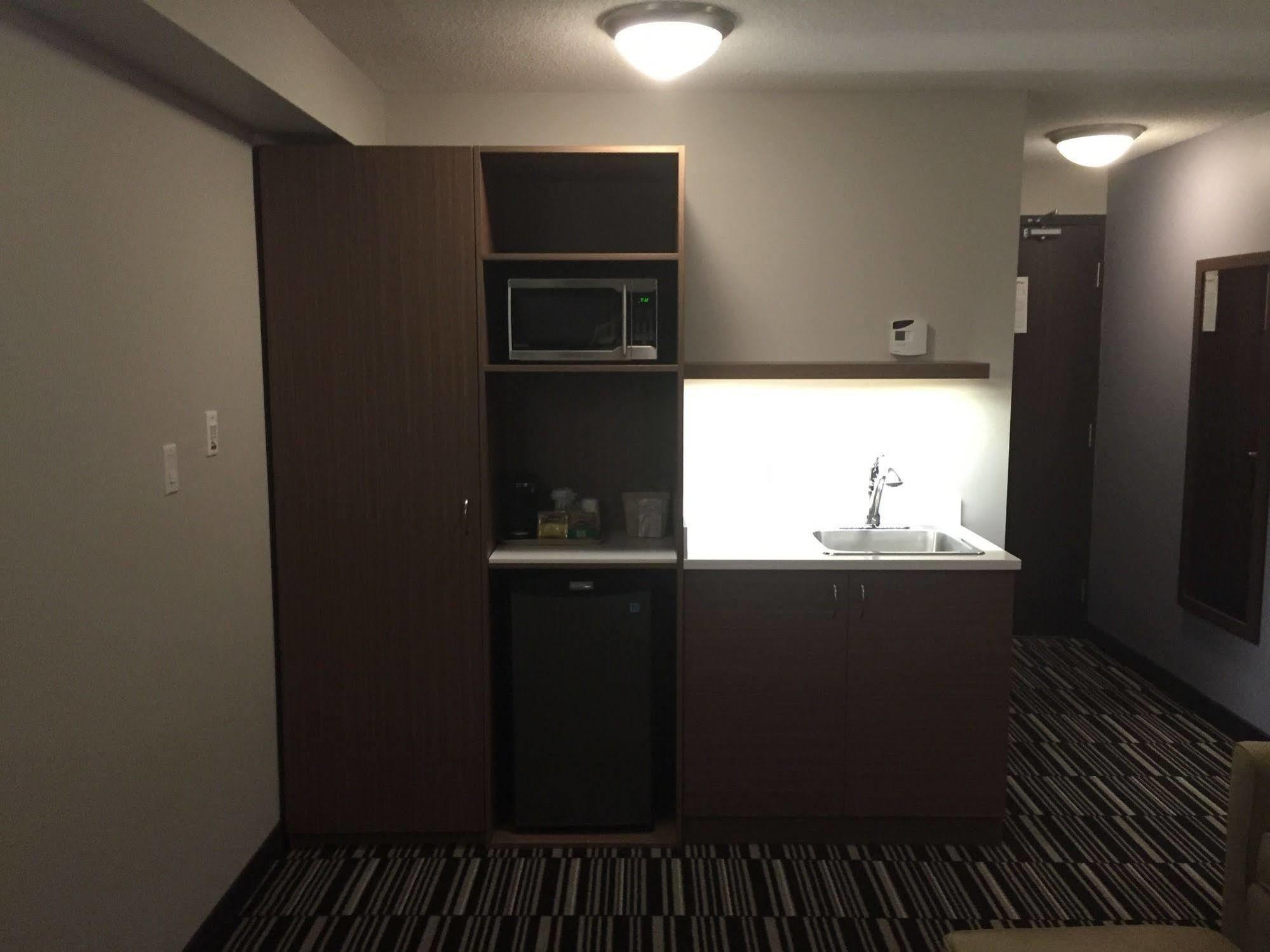 Microtel Inn & Suites By Wyndham Kirkland Lake מראה חיצוני תמונה