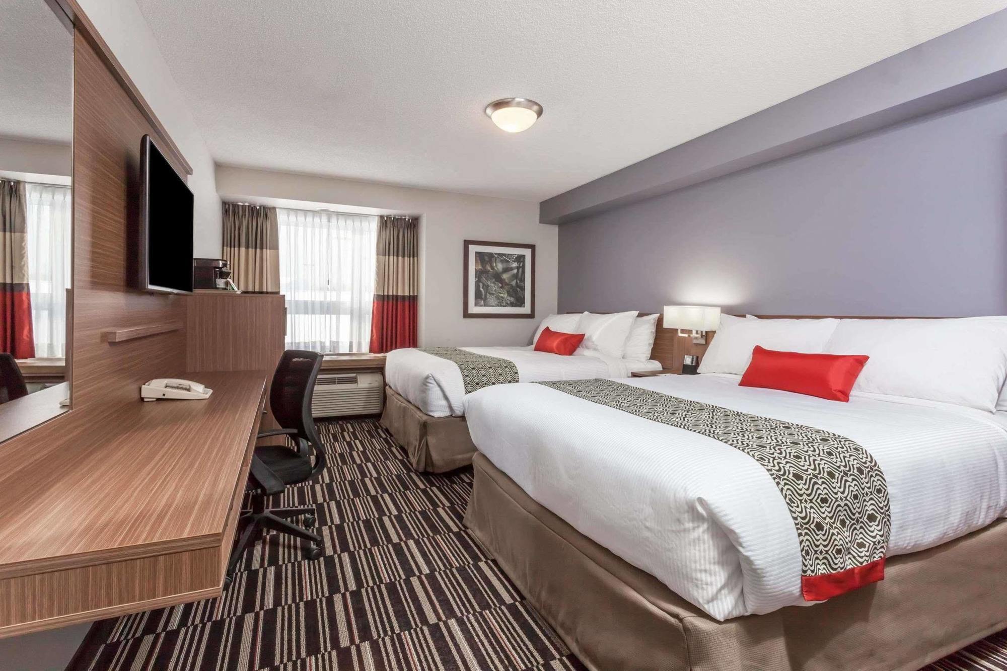 Microtel Inn & Suites By Wyndham Kirkland Lake מראה חיצוני תמונה